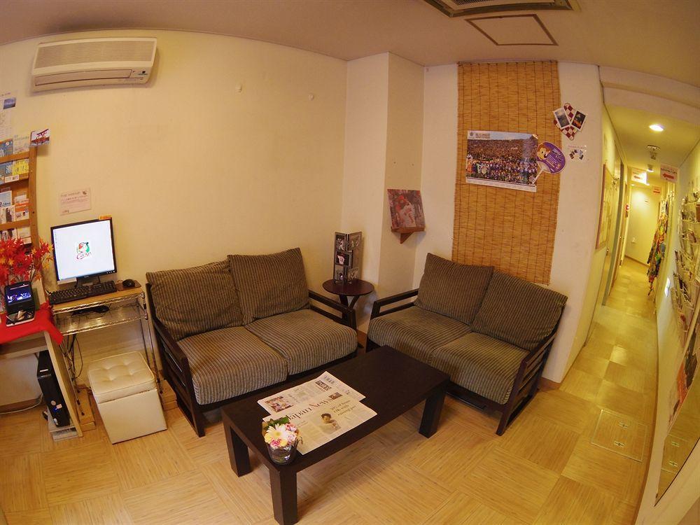 Hiroshima Hana Hostel Екстер'єр фото